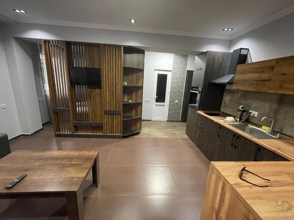 One Central Apartment Ереван Экстерьер фото